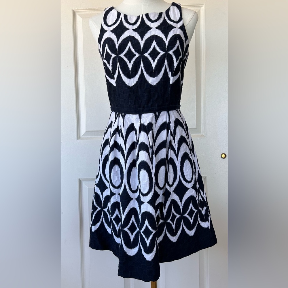 Taylor Brand A-Line Graphic Print Dress Sleeveless Size 6‎